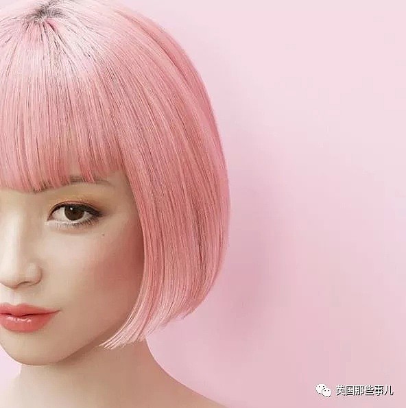 精致小脸、粉红波波头…这个登上封面的网红女模特，居然不是人（组图） - 42