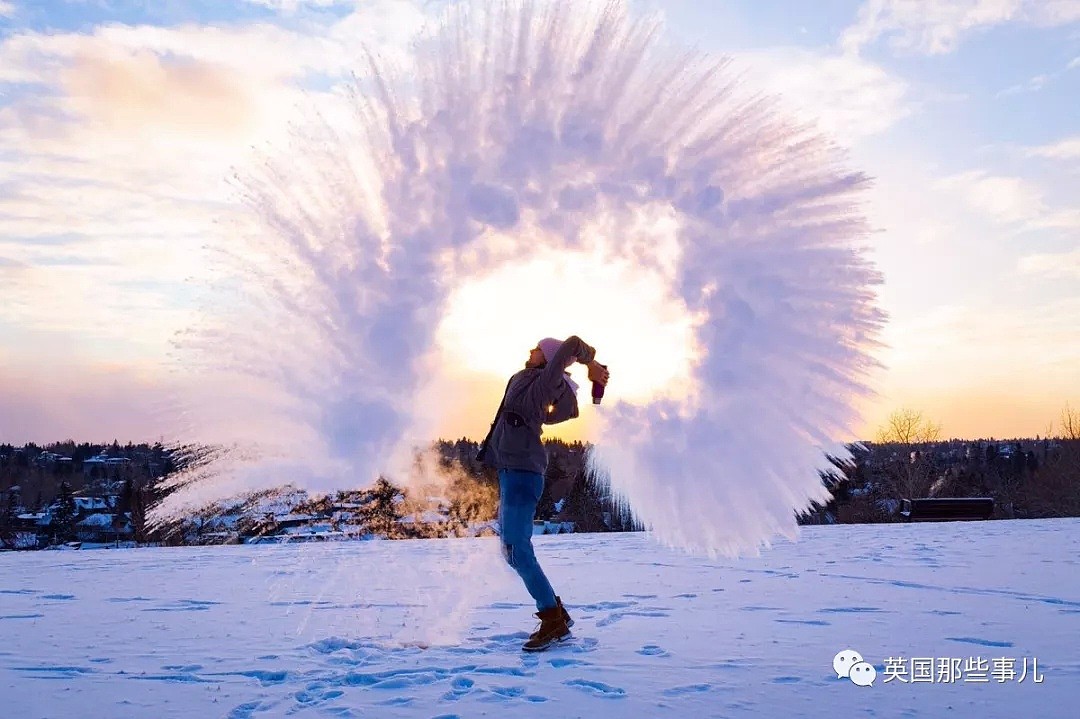 把开水泼成梦幻？最近流行的沸水挑战，冰天雪地也给你烫成悲剧啊（组图） - 10