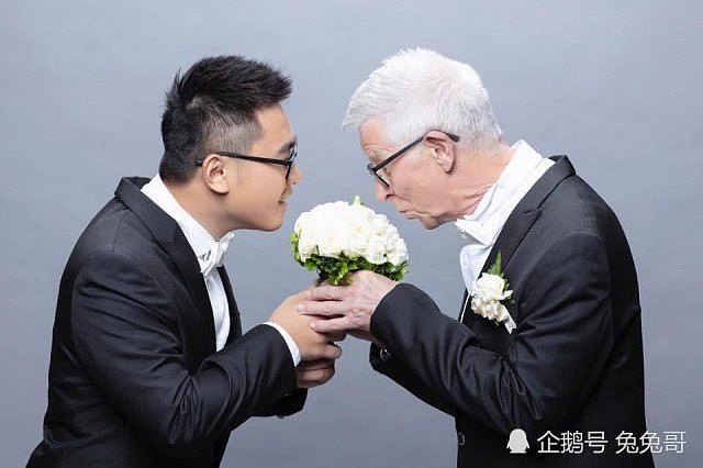 婚礼现场：台湾24岁男生与75岁英国男友完婚（组图） - 1