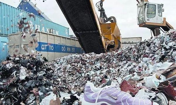 德国海关截获一批中国假鞋！工作人员说是靠鼻子闻出来的……
