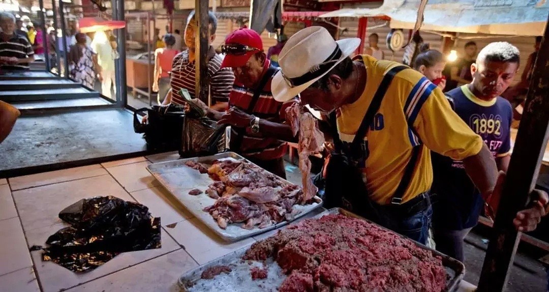 这个国家已全面沦陷！饥荒、街头横尸、暴乱、犹如人间炼狱，400万人出逃...（组图） - 45