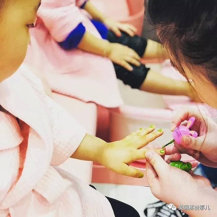 SPA化妆一条龙…韩国4岁小孩已经开始泡美容院了（组图） - 13