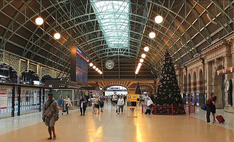 突发！悉尼中央火车站掘出乱葬岗！尸骸逾百年！改建工程被迫停止！（组图） - 6
