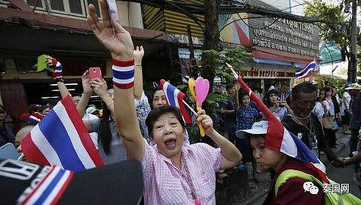 先来回顾一下泰国选战的上一季剧情吧。