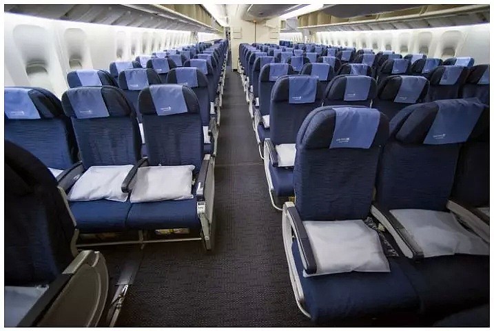 震惊！这四家航空公司偷偷在乘客椅背上装摄像头！下次坐飞机快检查（组图） - 2
