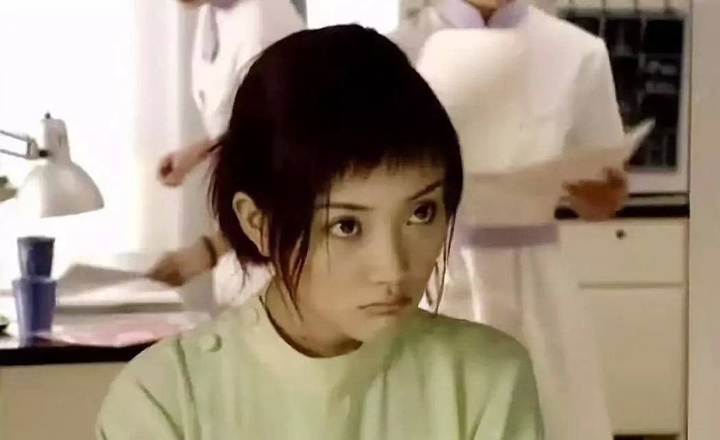 李小璐16岁拍的禁片，也预言了她糜乱的人生（组图） - 17
