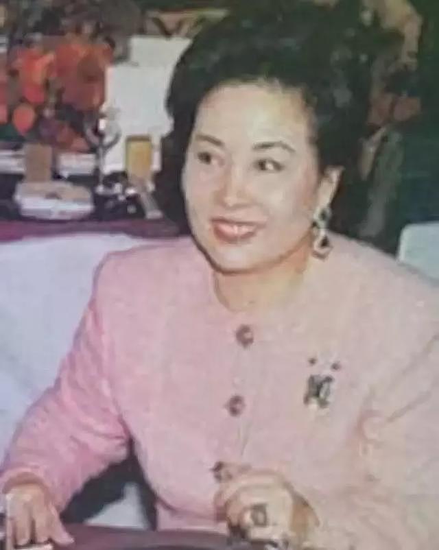 史上最惨的豪门媳妇：儿子死，女儿疯，自己悲惨离世