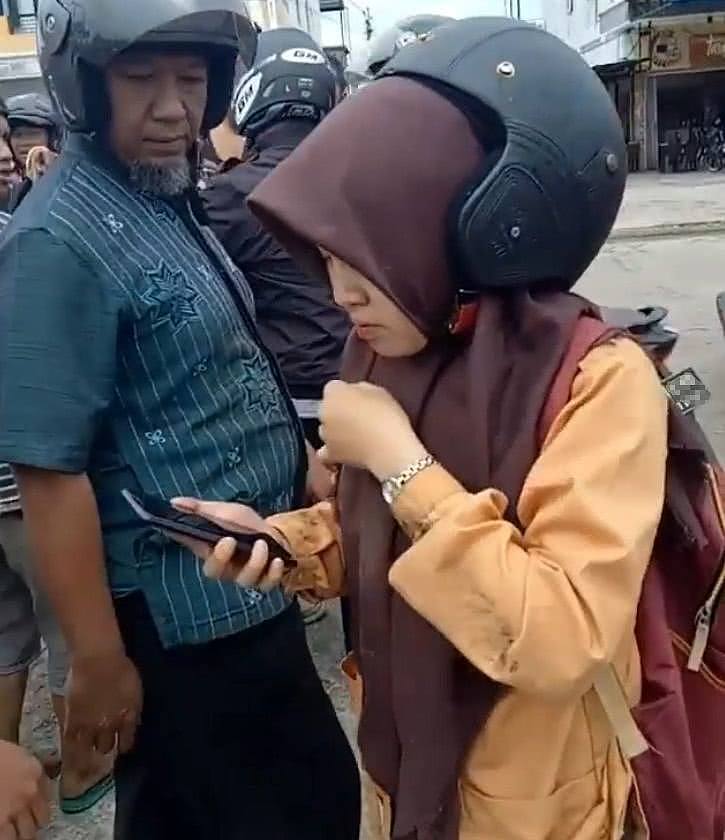 手机被抢后，14岁硬核少女街头飞车撞翻劫匪（组图） - 4