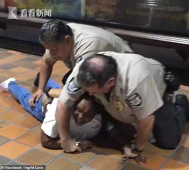 美国女子地铁逃票被抓要跑，三保安将其上铐结果遭解雇…（组图） - 4