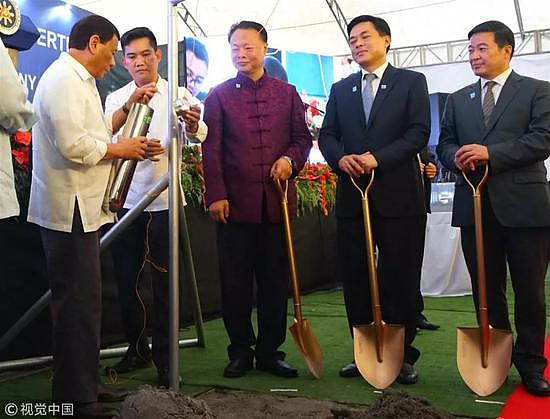 ▲资料图片：2018年7月17日，杜特尔特出席中国援助菲律宾马尼拉两座桥梁开工典礼。