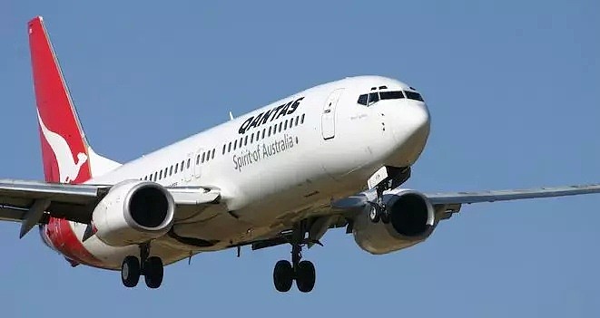 飞往堪培拉的客机高空疯狂下坠！Qantas机长这波操作救了所有人！乘客：“今早，捡回一条命！” - 15