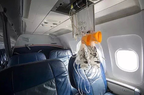 飞往堪培拉的客机高空疯狂下坠！Qantas机长这波操作救了所有人！乘客：“今早，捡回一条命！” - 56