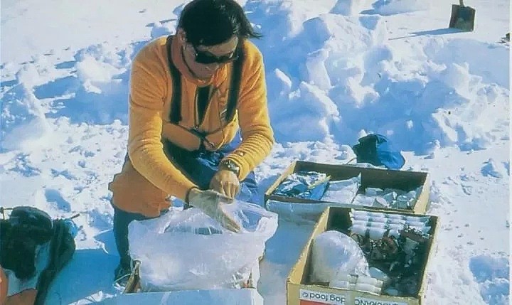 拔牙、断粮、被雪埋…29年前，这个中国人完成人类历史上最危险徒步穿越（组图） - 16