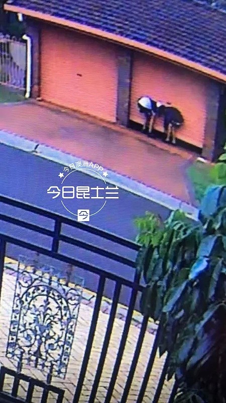 布里斯班华人住户家监控拍下“疯狂一幕”：Teenagers光天化日沿街入室盗窃，不惧行人目光！ - 1