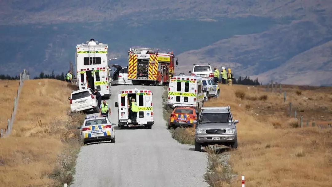 突发！新西兰南岛两车迎面相撞致3死5伤 ！目击者称：是自驾游客…（组图） - 2