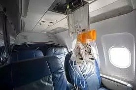 华裔中医针灸师飞行途中急救乘客 却被白人空姐冷眼相待！太伤人！（组图） - 3