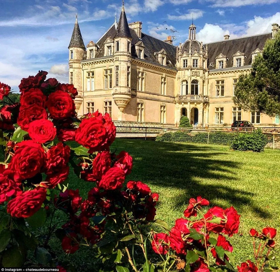小情侣花几百万在法国买了个城堡 翻修后...（组图） - 3
