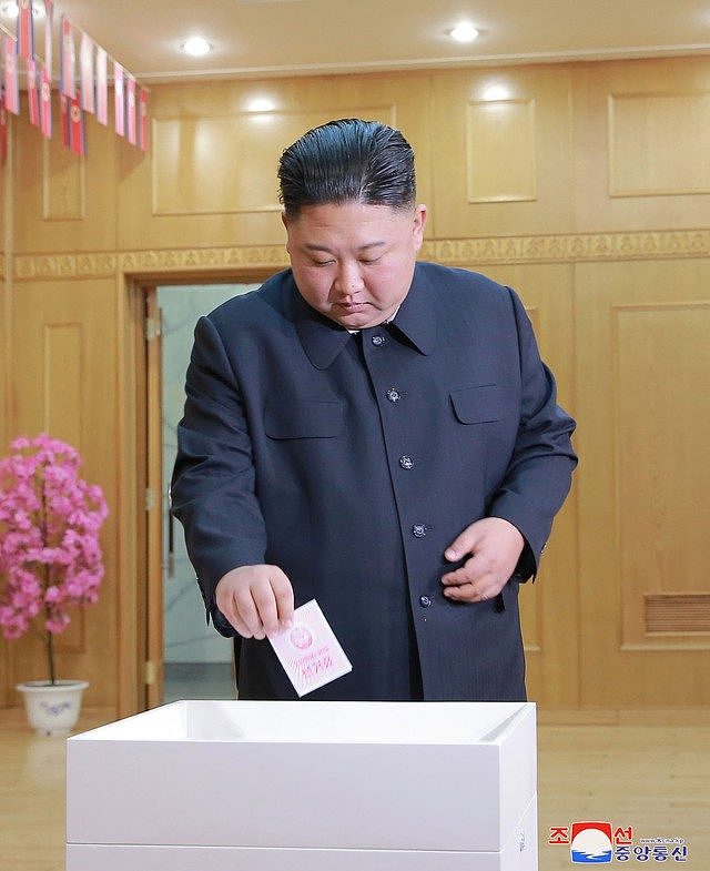 朝鲜选举现场大曝光 金正恩到场投票（组图） - 2