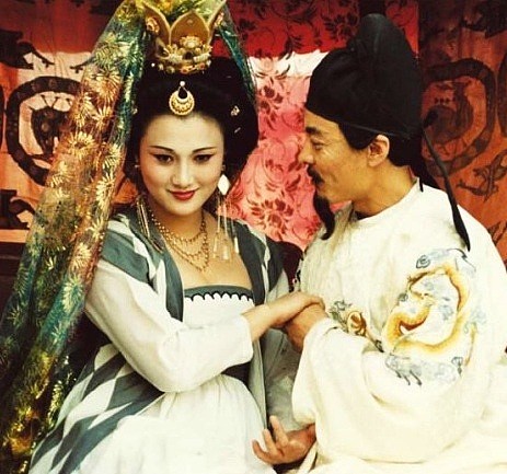 还记得《唐明皇》中的“杨贵妃”吗？如今54岁变成这样了！