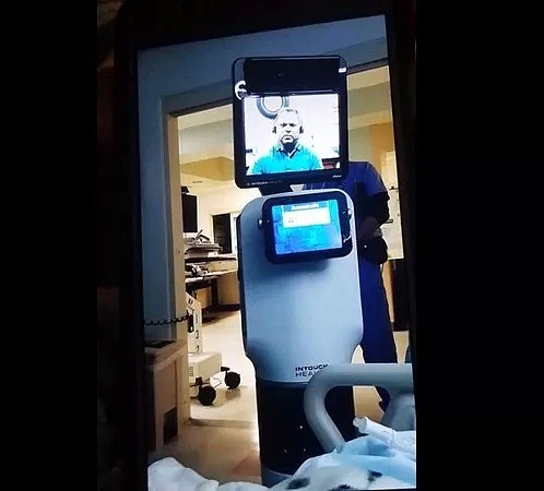 老爷爷命危...医院竟派机器人视讯告知“你快死了”（图） - 1