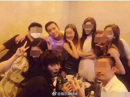 ▲陈柏霖、柯震东现身胜利夜店。 （图／翻摄自微博）