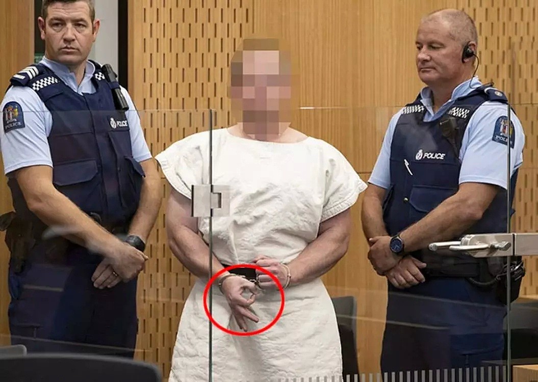 新西兰恐怖袭击案嫌犯出庭，面带微笑，摆“白人至上”手势，其内心残忍至极（组图） - 3