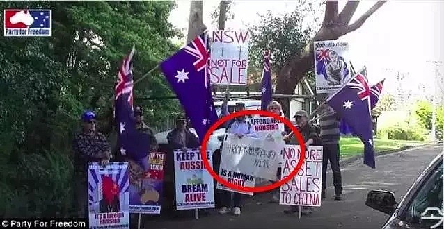 “清真寺屠杀要怪移民多”！澳议员惹25万网友怒！被砸鸡蛋、呼吁下台（组图） - 29