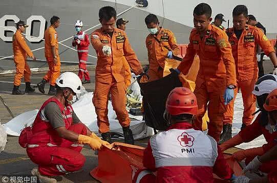 印尼狮航失事客机救援现场。（图：视觉中国）