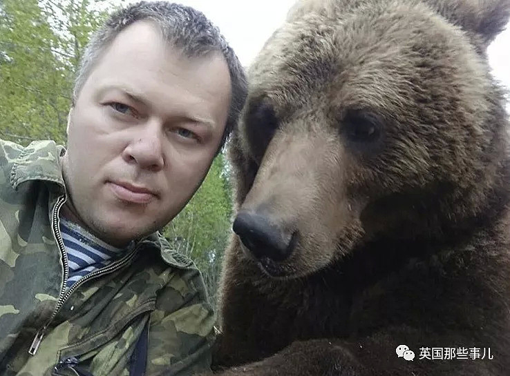 从小养大的熊宝宝被坏人骗走，这群俄罗斯飞行员忍不住了！（组图） - 55