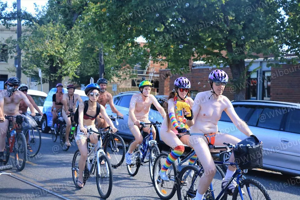 【多图实拍】百人“裸体”在墨尔本City骑单车！放飞啦，墨尔本 - 10
