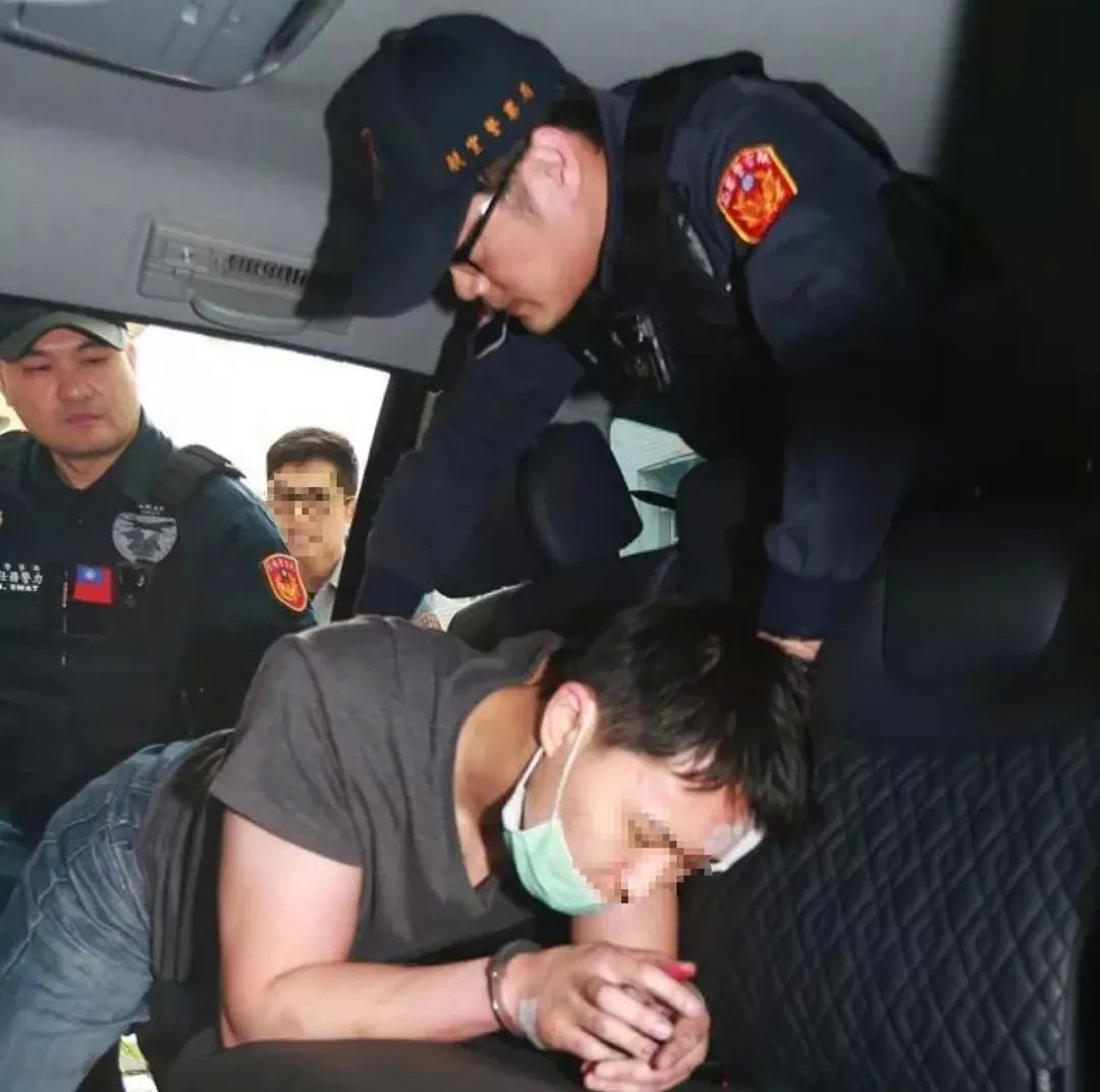 华人男子回中国，将妻子从4楼摔下！被捕时高呼：“川普会救我！”这事如果在澳洲，他就凉凉了... - 13