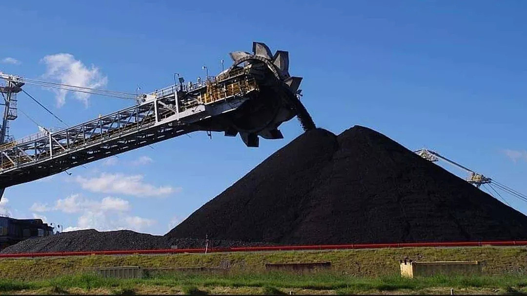 中国对澳煤炭进口禁令延至更多港口 澳动力煤价连降6个月 - 1