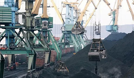 中国对澳煤炭进口禁令延至更多港口 澳动力煤价连降6个月 - 2