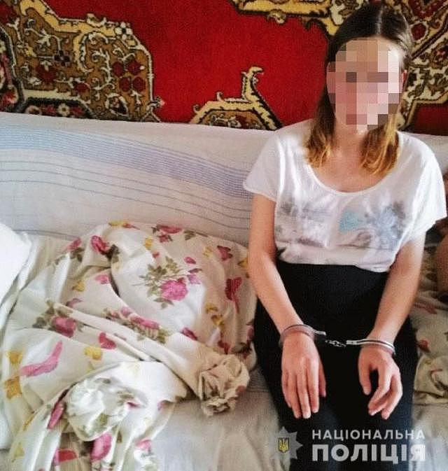 残忍！乌克兰21岁女子将亲生女儿割喉，只因嫉妒其夺走了丈夫的爱