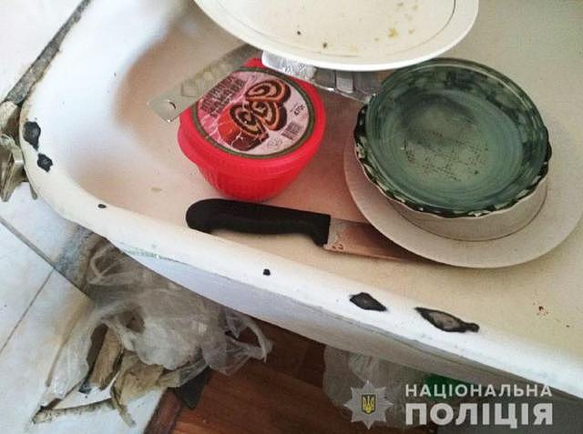 残忍！乌克兰21岁女子将亲生女儿割喉，只因嫉妒其夺走了丈夫的爱