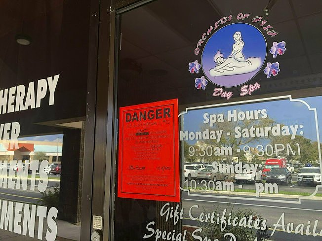佛州Orchids of Asia水疗按摩店，因涉及卖春被警方查获，已经关店。 (美联社)