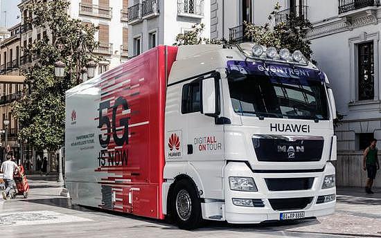 资料图：在西班牙马德里拍摄的华为5G路演的卡车实验室。