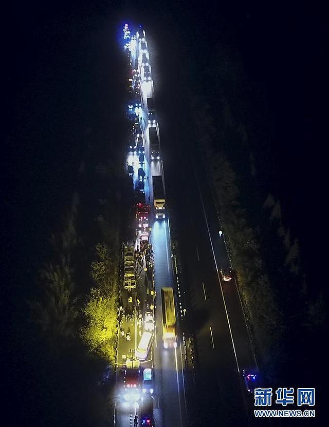 湖南常长高速客车起火事故致26人死亡