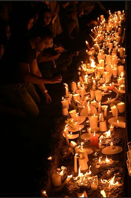天佑新西兰：4000多奥克兰人汇聚哀悼现场，用爱泯灭仇恨（组图） - 7
