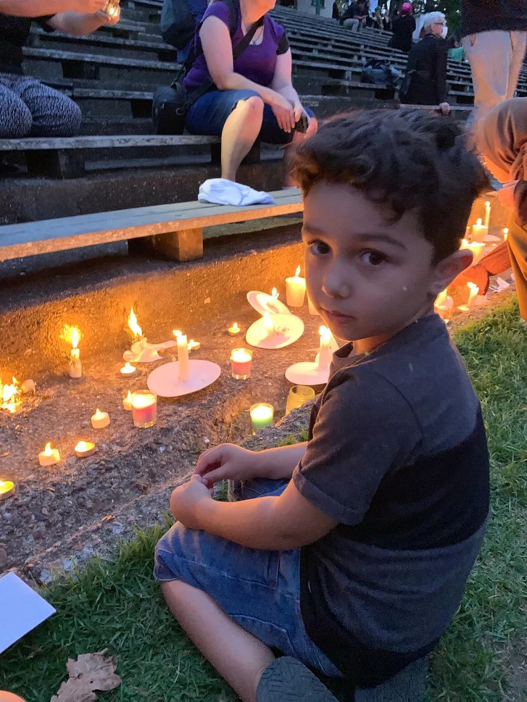 天佑新西兰：4000多奥克兰人汇聚哀悼现场，用爱泯灭仇恨（组图） - 19