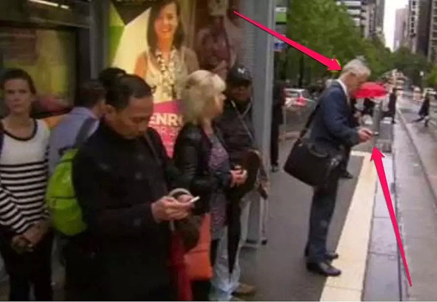澳洲总理莫里森墨尔本麦当劳买汉堡遭“无视”，细数澳洲总理身上的尴尬瞬间（组图） - 14