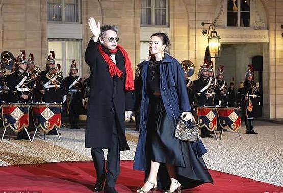 法国总统爱丽舍宫设宴，“巩皇”变身小女人，被71岁男友牵着走！（组图） - 2