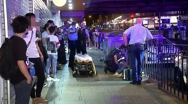 中国留学生悉尼火车站遭群殴，奋起以一敌多！盘点近期遇袭留学生（视频） - 16