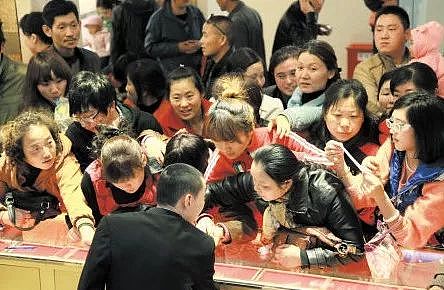 惊！华人大妈吃霸王餐，还占道拍照！在澳洲，中国大妈已成公害？！（组图） - 11