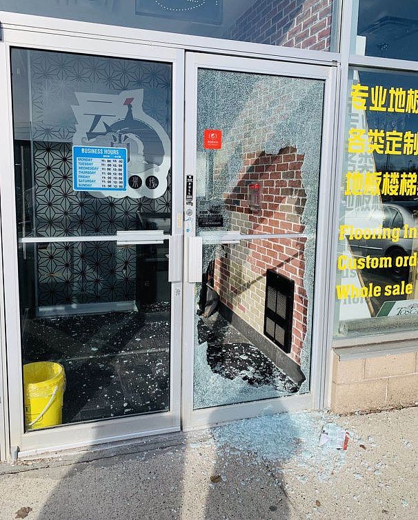 加拿大两家华人餐馆又被砸 报警后损失更大!（组图） - 3