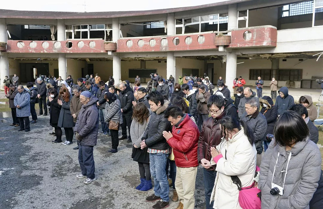 一位老师的“决定”，白白葬送了74条年轻生命（视频/组图） - 15