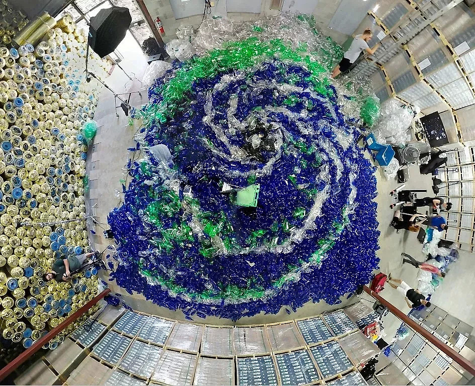 从星巴克捡来的垃圾，变成10万人挤破头自拍的“梦幻星空”（视频/组图） - 43