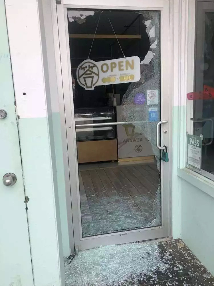 加拿大上周十多家中餐馆被砸抢 3条街被扫荡（组图） - 9