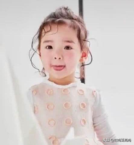 高云翔3岁女儿拍广告挣钱养家，她成熟懂事的样子惹人心酸