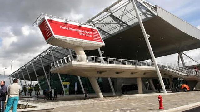 阿尔巴尼亚机场发生大劫案，四人持枪登机抢走至少250万欧元